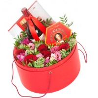 Шляпная коробка с вином